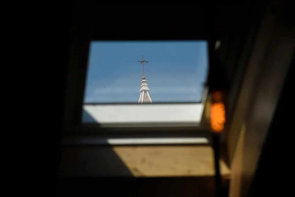 Pylon Rooms Split