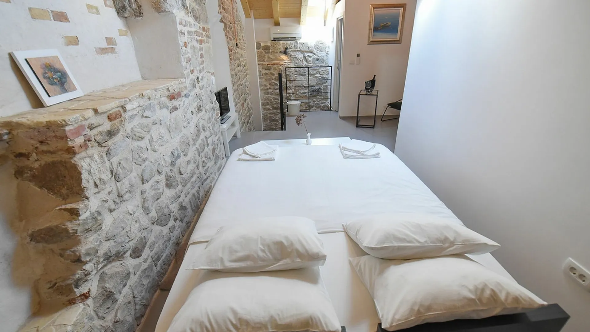Guest house Pylon Rooms Split