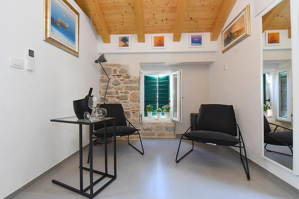Pylon Rooms Split Guest house